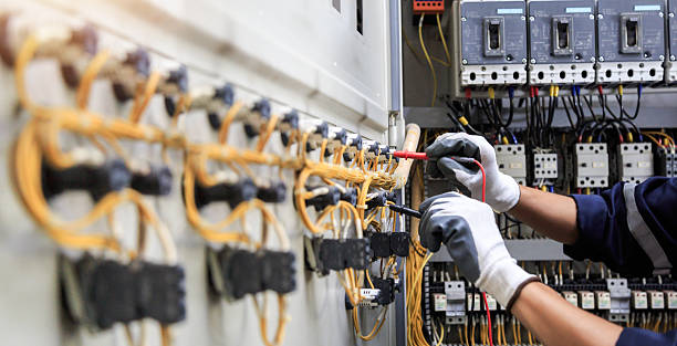 Professional Electrician technician working in Laurel, FL